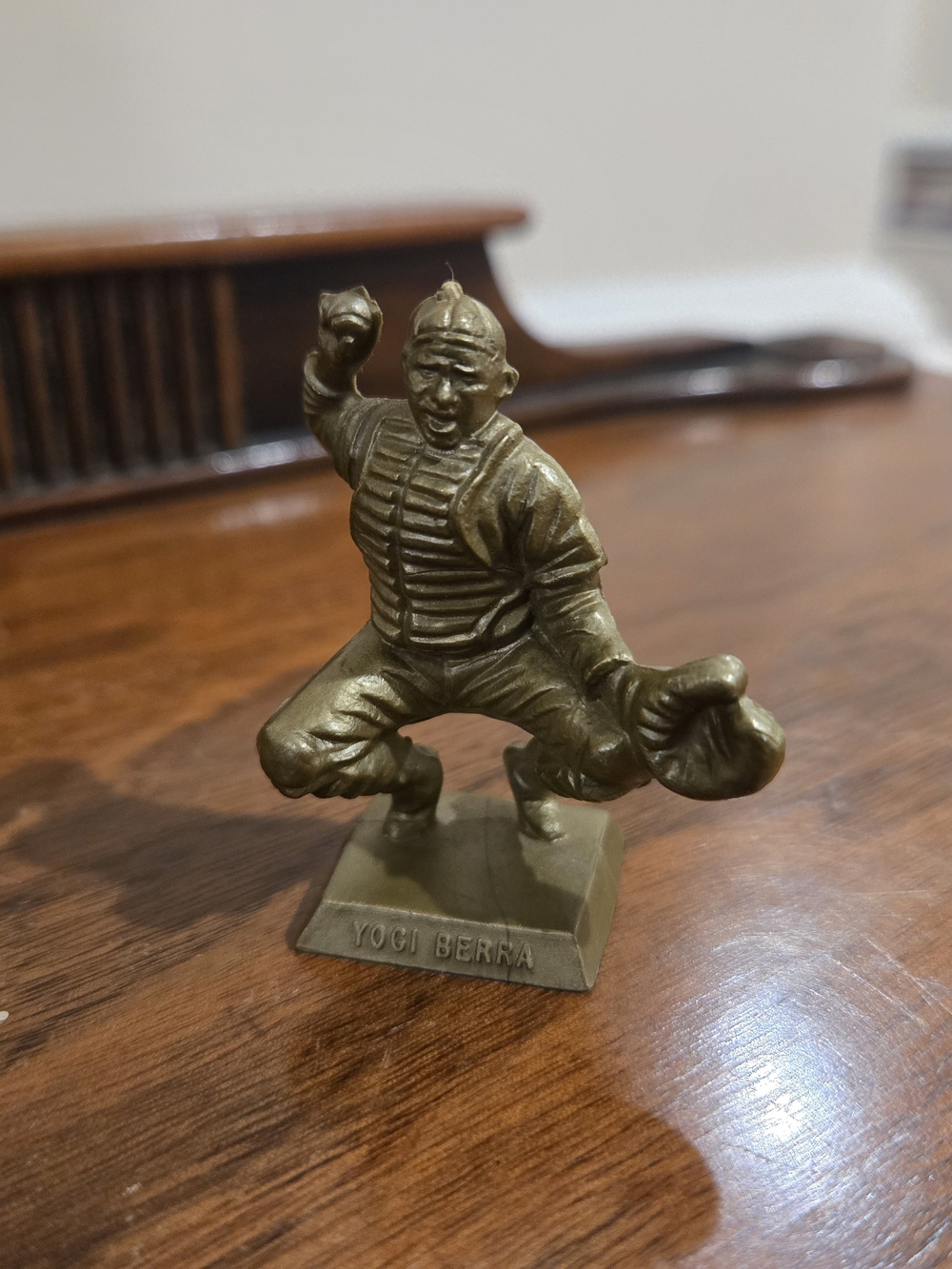 Vintage Daury Queen Figurine Of Yogi Berra Yankees Legend Gray Variation